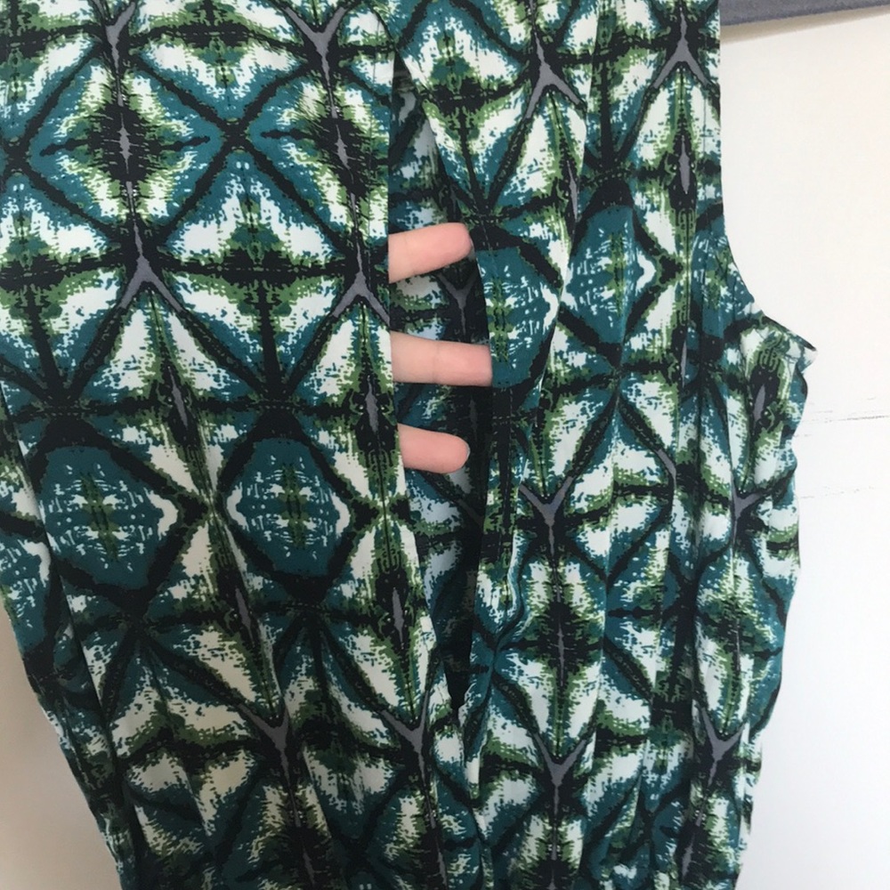 Geometric Pattern Romper - Picture 7 of 8